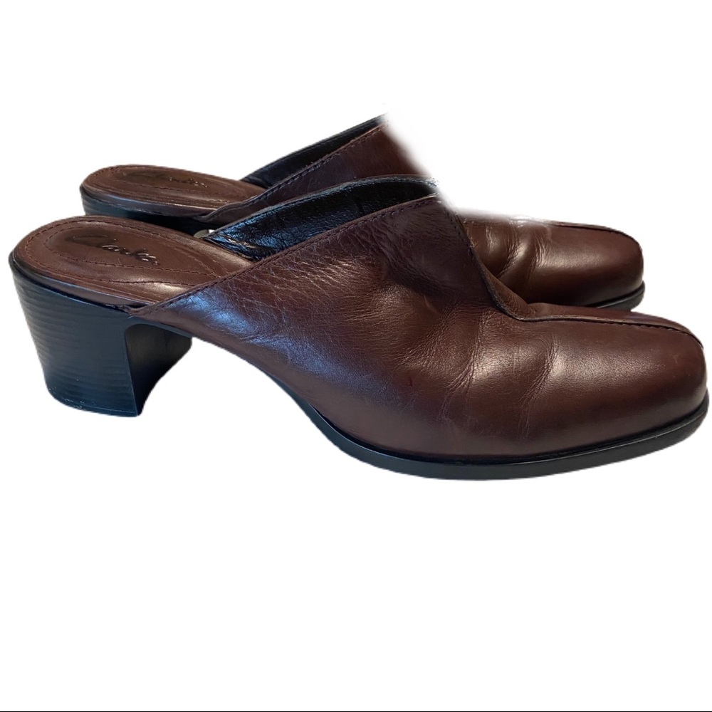 Clarks sz 10m leather mules slides